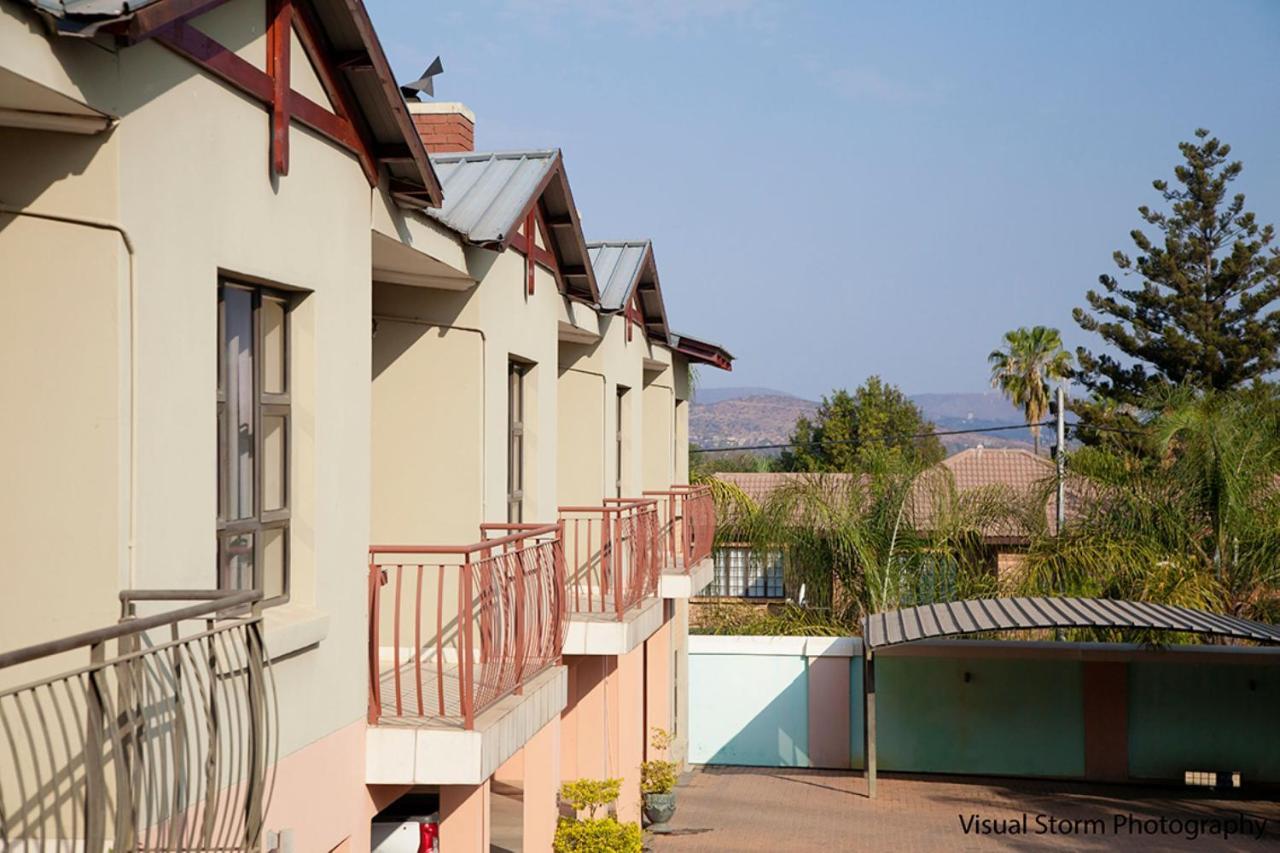 Palm Valley Inn Hartbeespoort Esterno foto