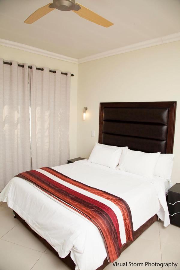 Palm Valley Inn Hartbeespoort Esterno foto