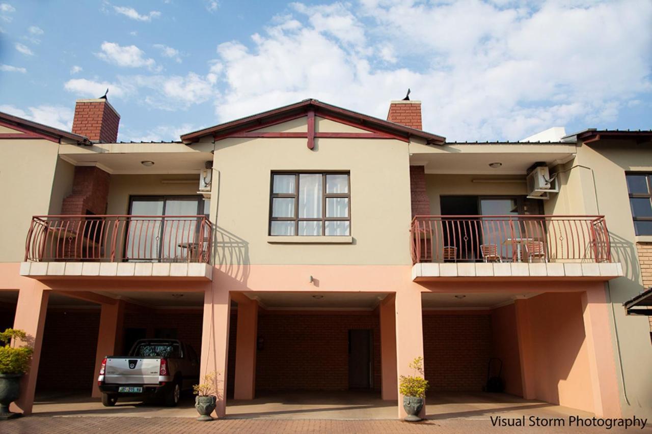 Palm Valley Inn Hartbeespoort Esterno foto