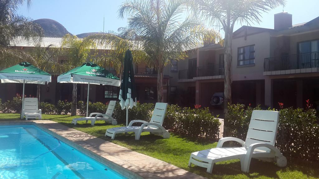 Palm Valley Inn Hartbeespoort Esterno foto