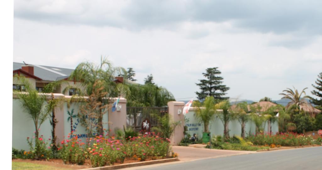 Palm Valley Inn Hartbeespoort Esterno foto