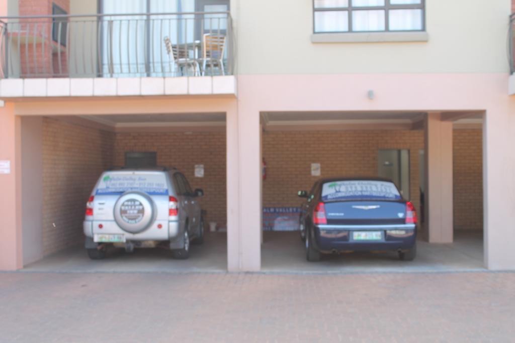 Palm Valley Inn Hartbeespoort Esterno foto