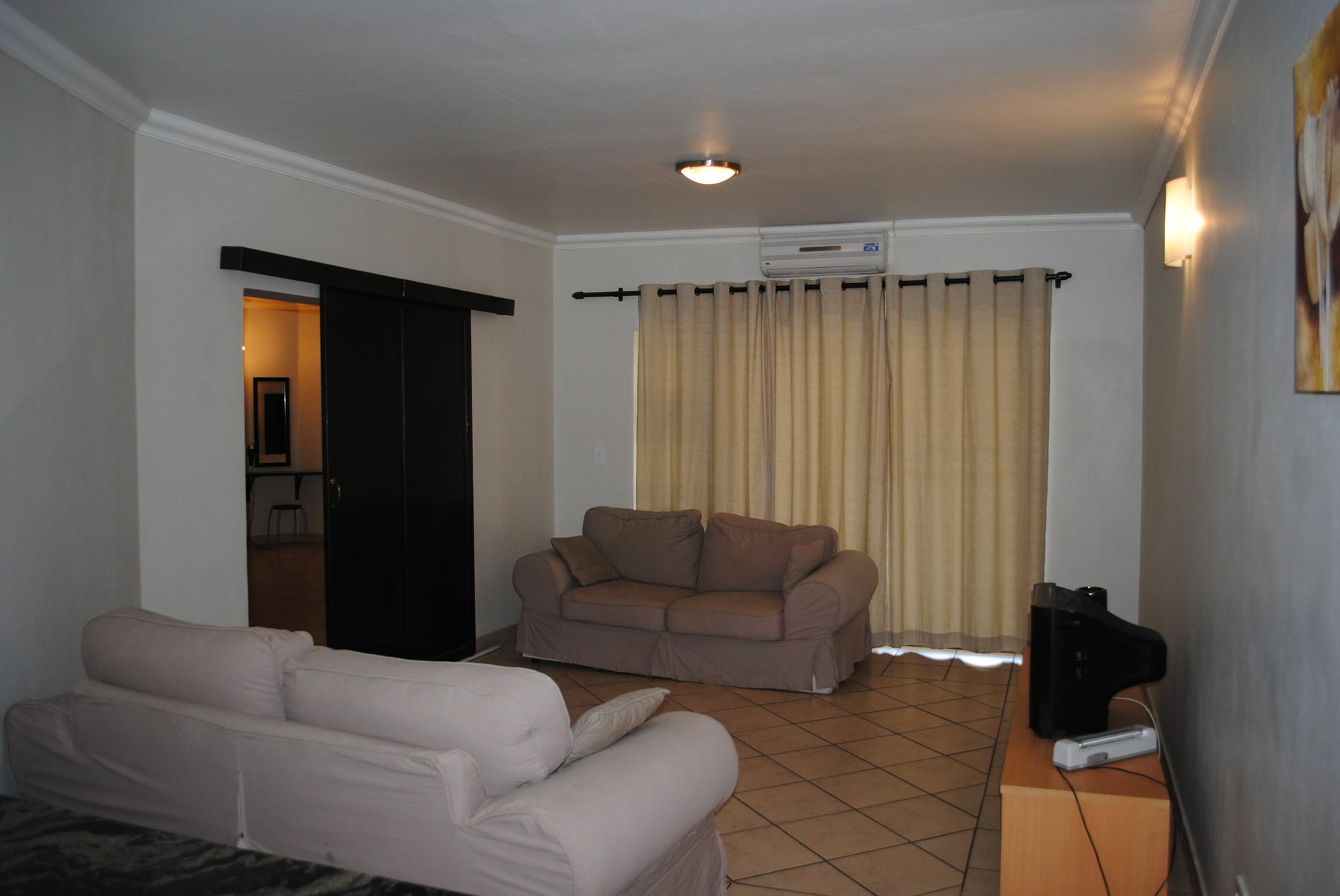 Palm Valley Inn Hartbeespoort Esterno foto